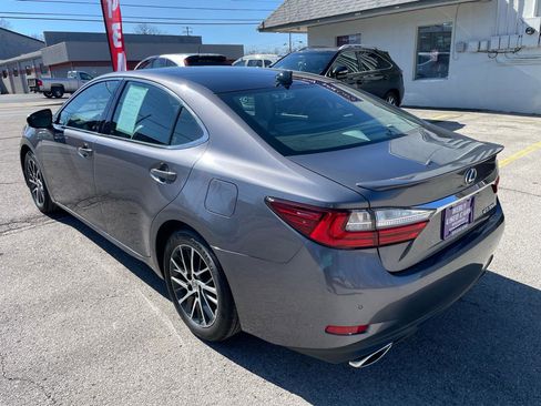 Used 2016 Lexus ES 350 w/ Luxury Package w/Wood Trim image 8