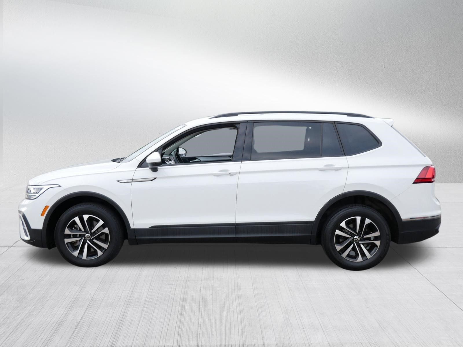 Used 2023 Volkswagen Tiguan S w/ Driver Assistance Package AWD/4WD image 4