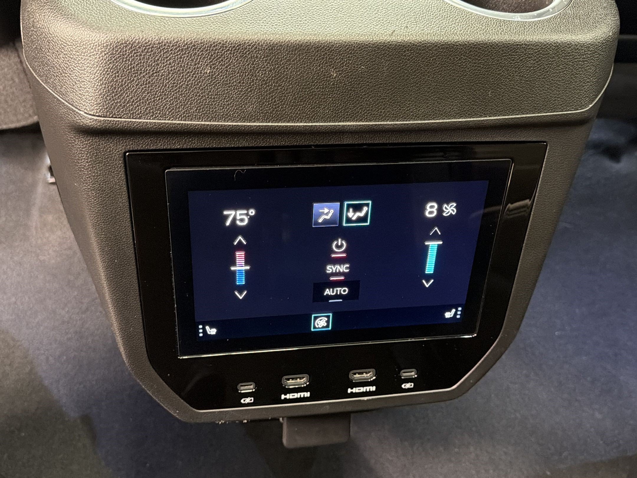 Used 2026 GMC Yukon Denali Ultimate AWD/4WD image 22
