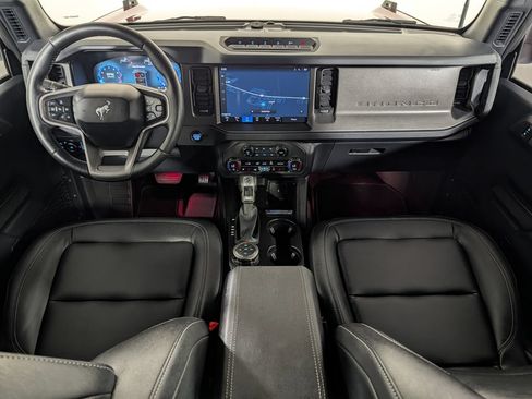 Used 2025 Ford Bronco Badlands AWD/4WD image 14
