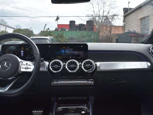 Used 2023 Mercedes-Benz GLB 250 image 29