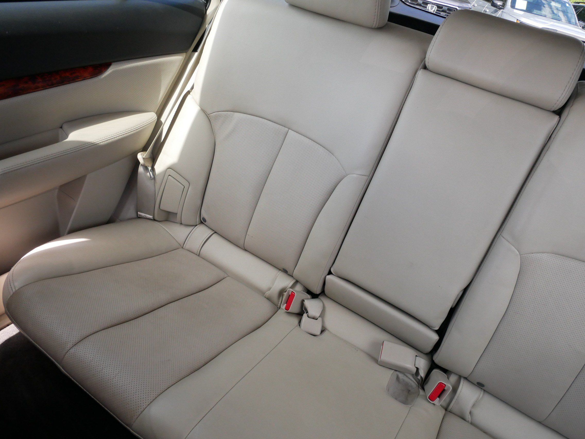 Used 2012 Subaru Outback 2.5i Limited w/ Popular Pkg 1A AWD/4WD image 12