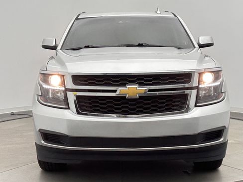 Used 2019 Chevrolet Suburban LT image 2
