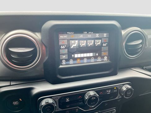 Used 2020 Jeep Wrangler Unlimited Sahara AWD/4WD image 16