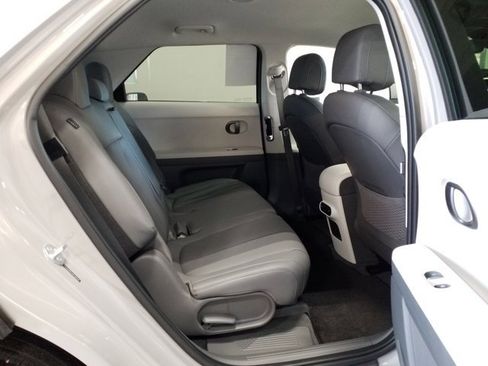 Certified 2025 Hyundai Ioniq 5 SEL image 17