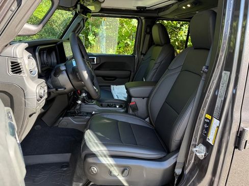 New 2025 Jeep Wrangler Unlimited Sahara image 12