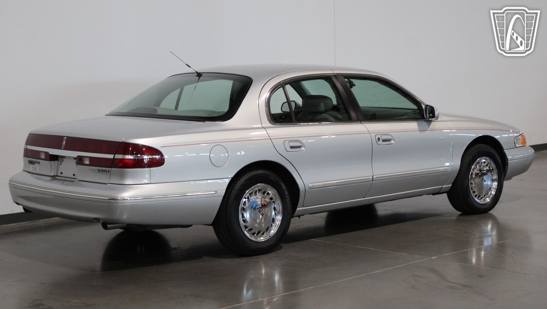 Used 1996 Lincoln Continental FWD image 16