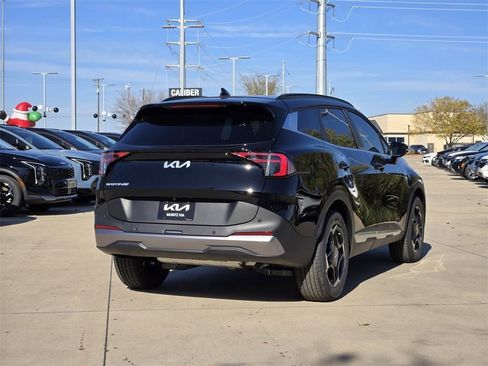 New 2026 Kia Sportage EX w/ EX Panorama Roof Package image 4
