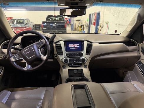 Used 2018 GMC Yukon SLT w/ Premium Edition image 12