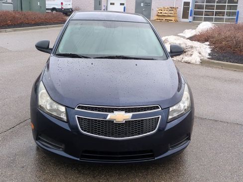 Used 2011 Chevrolet Cruze LS image 3