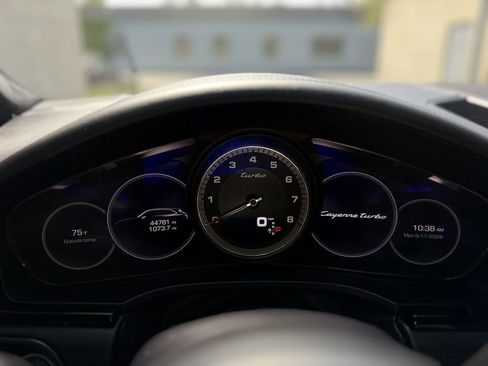 Used 2021 Porsche Cayenne Turbo AWD/4WD image 33