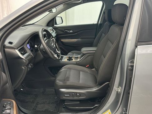 Used 2023 GMC Acadia SLE w/ Driver Convenience Package image 18