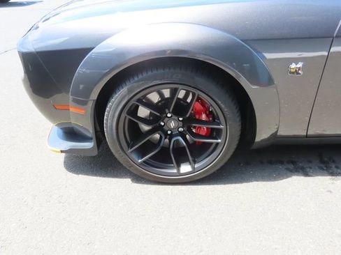 Used 2022 Dodge Challenger R/T Scat Pack RWD image 4