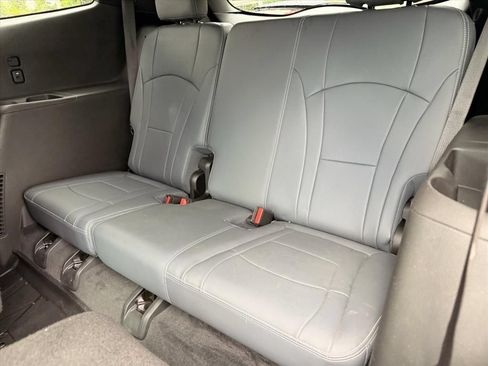 Used 2022 Buick Enclave Essence w/ Experience Buick Package AWD/4WD image 11