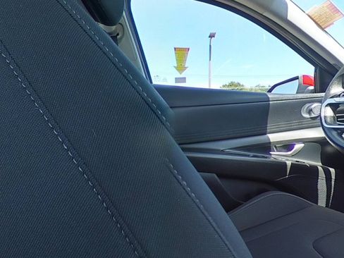 Used 2023 Hyundai Elantra SEL FWD image 32
