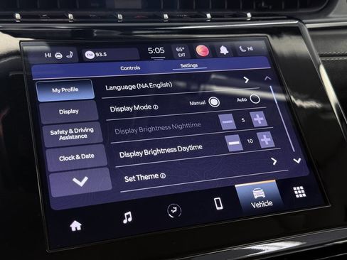 Used 2023 Jeep Grand Cherokee Laredo w/ Luxury Tech Group I image 62