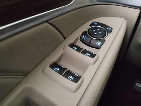 Used 2018 Ford Explorer Limited w/ Equipment Group 301A FWD image 27