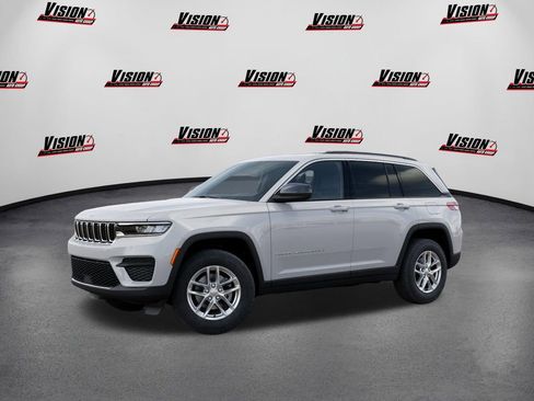New 2025 Jeep Grand Cherokee Laredo w/ Luxury Tech Group I image 2