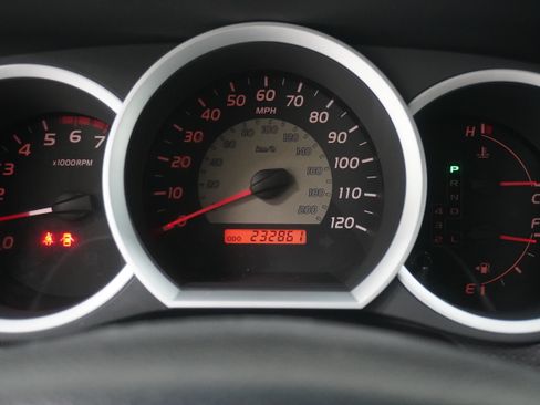 Used 2010 Toyota Tacoma PreRunner RWD image 15