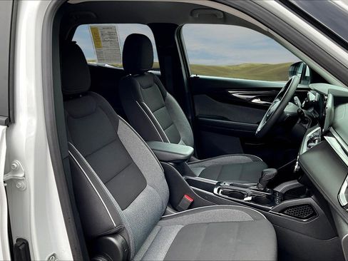 Used 2025 Chevrolet TrailBlazer LT AWD/4WD image 21