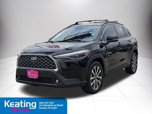 Used 2023 Toyota Corolla Cross XLE w/ Convenience Package image 4