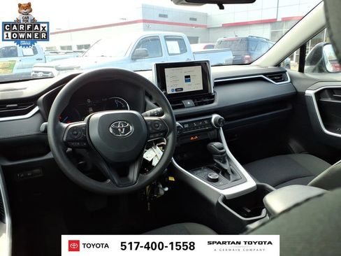 Used 2025 Toyota RAV4 LE AWD/4WD image 12