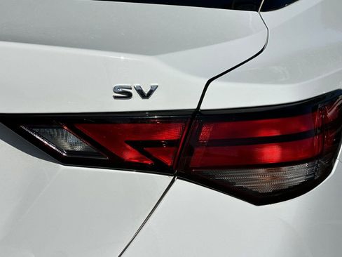 Used 2022 Nissan Sentra SV FWD image 19