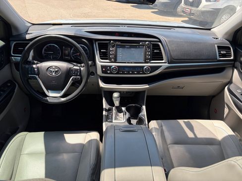 Used 2018 Toyota Highlander Limited Platinum AWD/4WD image 27