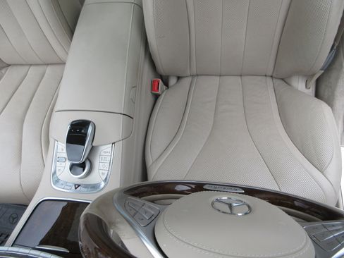 Used 2017 Mercedes-Benz S 550 Sedan image 13