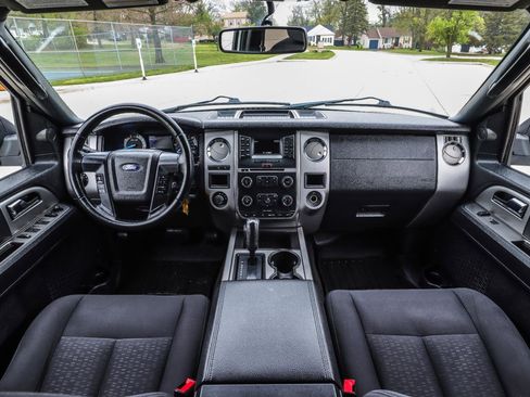Used 2017 Ford Expedition EL XLT image 2