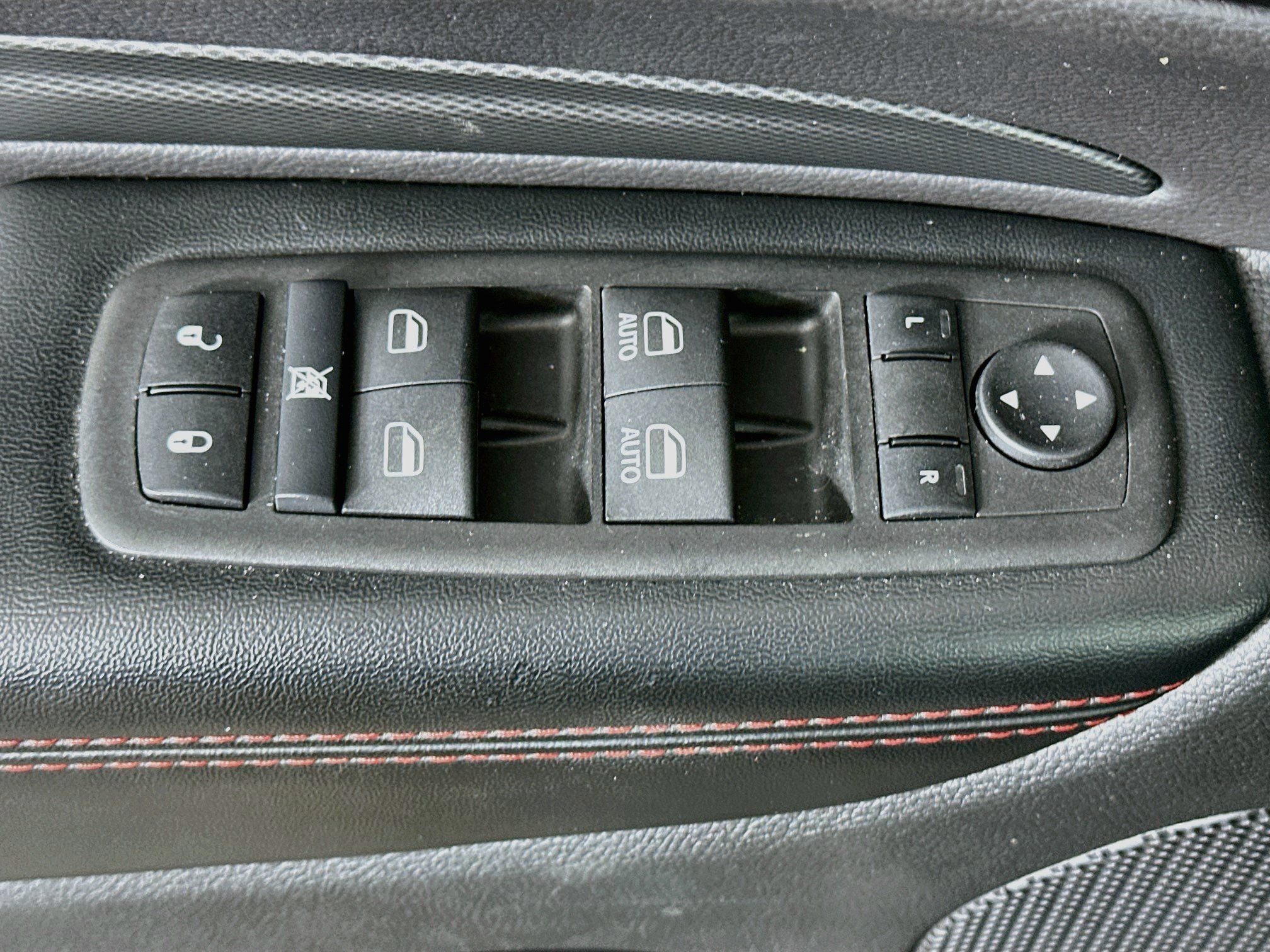 Used 2025 Dodge Durango GT AWD/4WD image 15