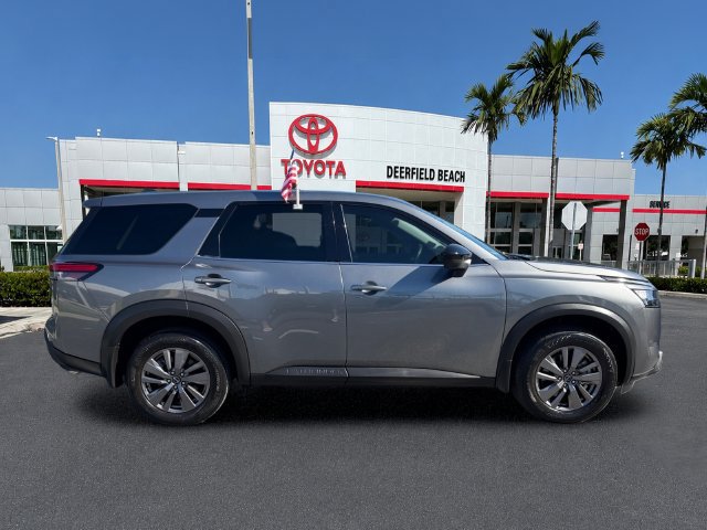 Used 2023 Nissan Pathfinder S FWD image 8