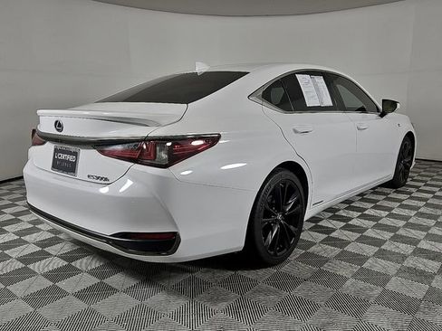 Certified 2022 Lexus ES 300h F Sport image 4