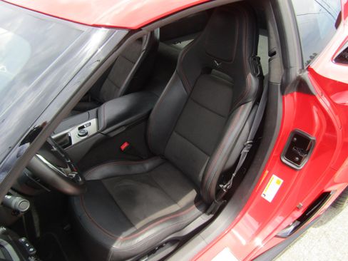 Used 2016 Chevrolet Corvette Z06 w/ 3LZ Preferred Equipment Group RWD image 9