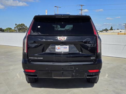 Used 2023 Cadillac Escalade Sport image 5