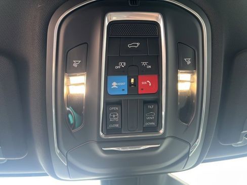 New 2025 Jeep Grand Cherokee L Laredo w/ Luxury Tech Group I image 21