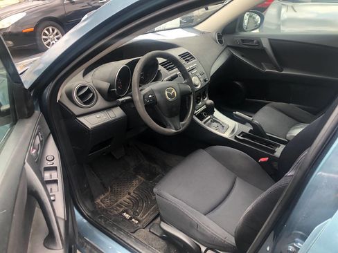 Used 2011 MAZDA MAZDA3 i Sport image 2