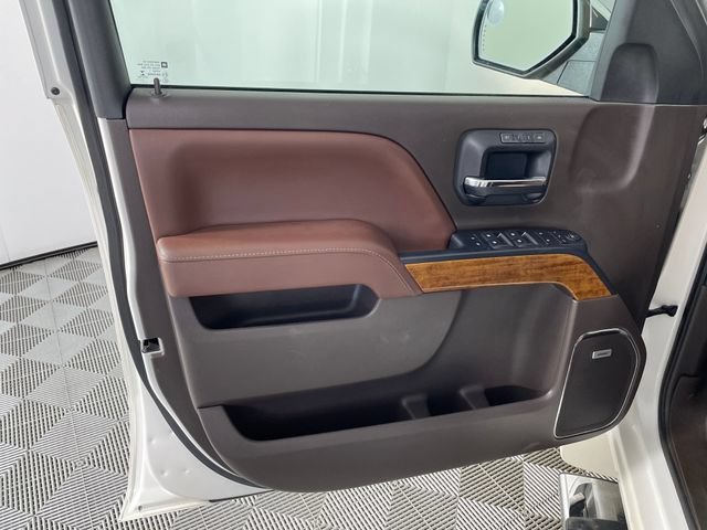 Used 2015 Chevrolet Silverado 1500 High Country w/ High Country Premium Package AWD/4WD image 14