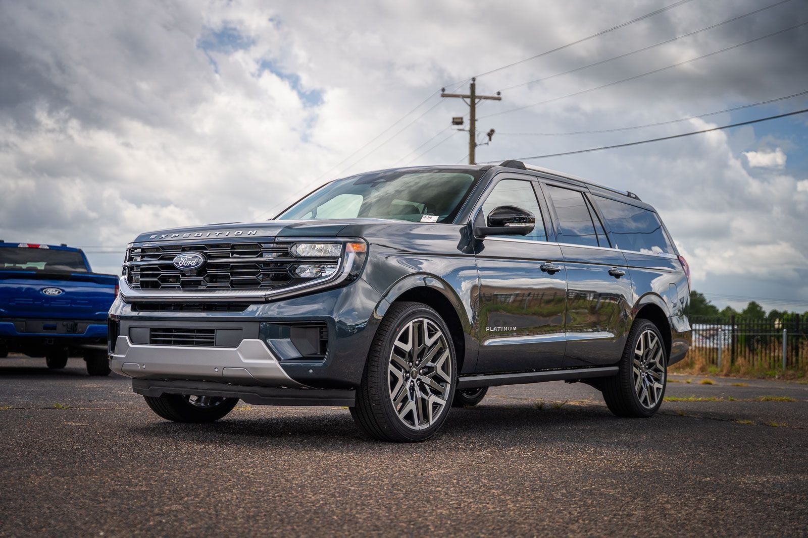 New 2026 Ford Expedition Max Platinum w/ Platinum Ultimate Package AWD/4WD image 3
