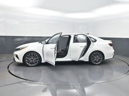 Used 2022 Kia Forte GT FWD image 2