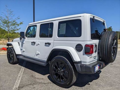 Certified 2025 Jeep Wrangler Unlimited Sahara AWD/4WD image 19