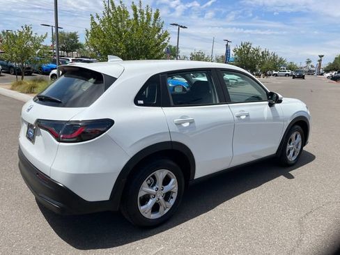 Certified 2024 Honda HR-V LX image 11
