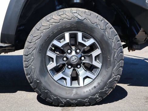 Used 2018 Toyota Tacoma TRD Off-Road AWD/4WD image 58