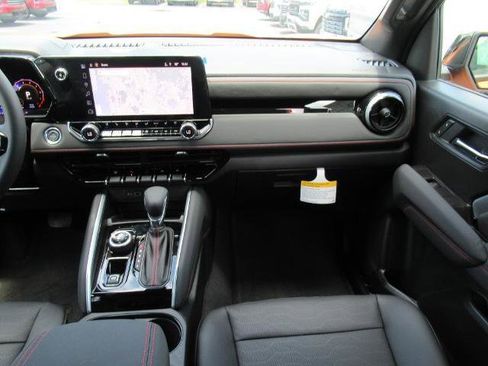 New 2026 Chevrolet Colorado Z71 w/ Technology Package image 16