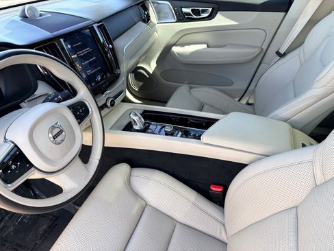 Used 2018 Volvo XC60 T8 Inscription image 14