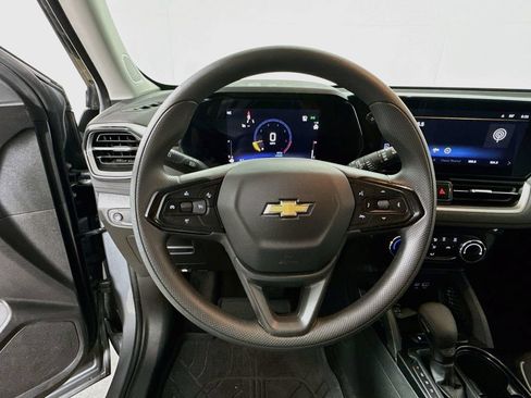 Used 2024 Chevrolet TrailBlazer LT FWD image 11