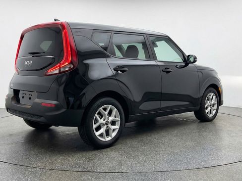 Used 2025 Kia Soul LX w/ LX Technology Package image 9