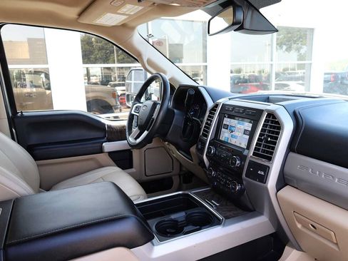 Used 2017 Ford F250 Lariat w/ Lariat Ultimate Package AWD/4WD image 12
