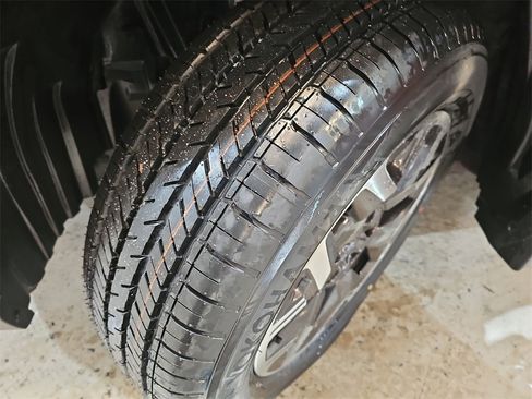 New 2026 Subaru Forester Premium image 32