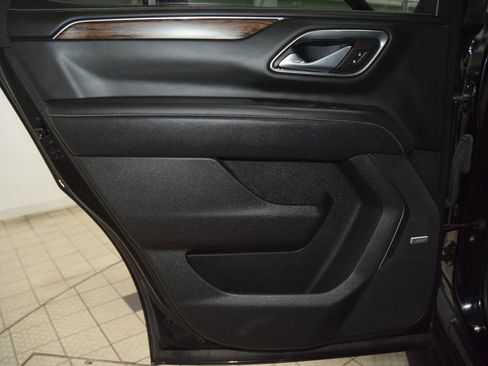 Used 2023 Chevrolet Tahoe Premier AWD/4WD image 43